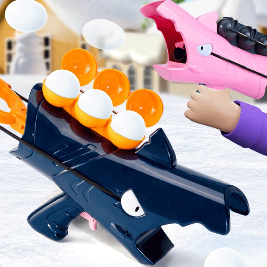 Kids' Shark Snowball Launcher: Plastic Toy with Grasping Clamps for Winter Fun